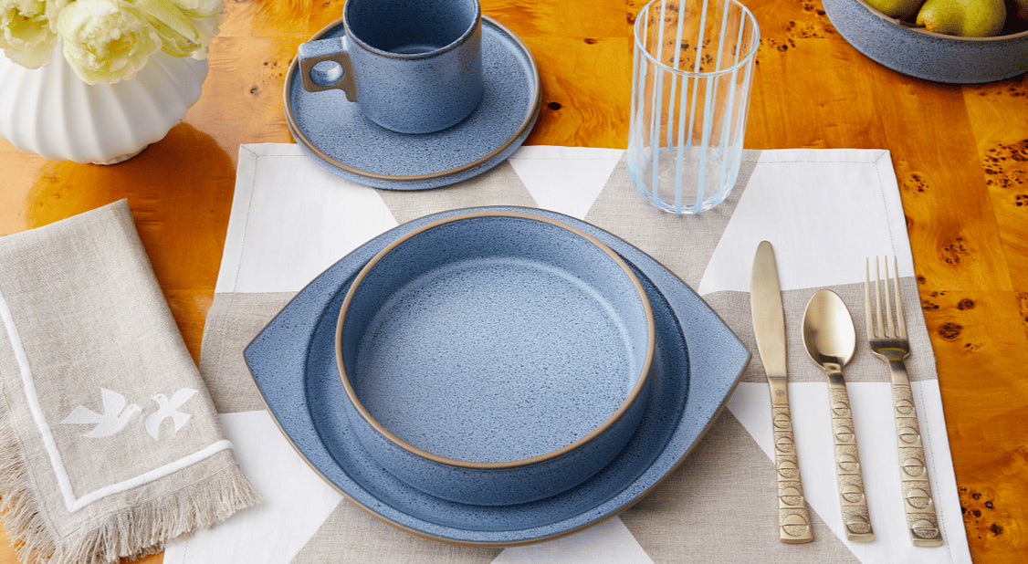 Jonathan Adler, blue dish set